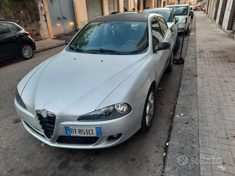 Usata Alfa Romeo 147 116 CV (85 kW) 2006 Grigio Utilitaria