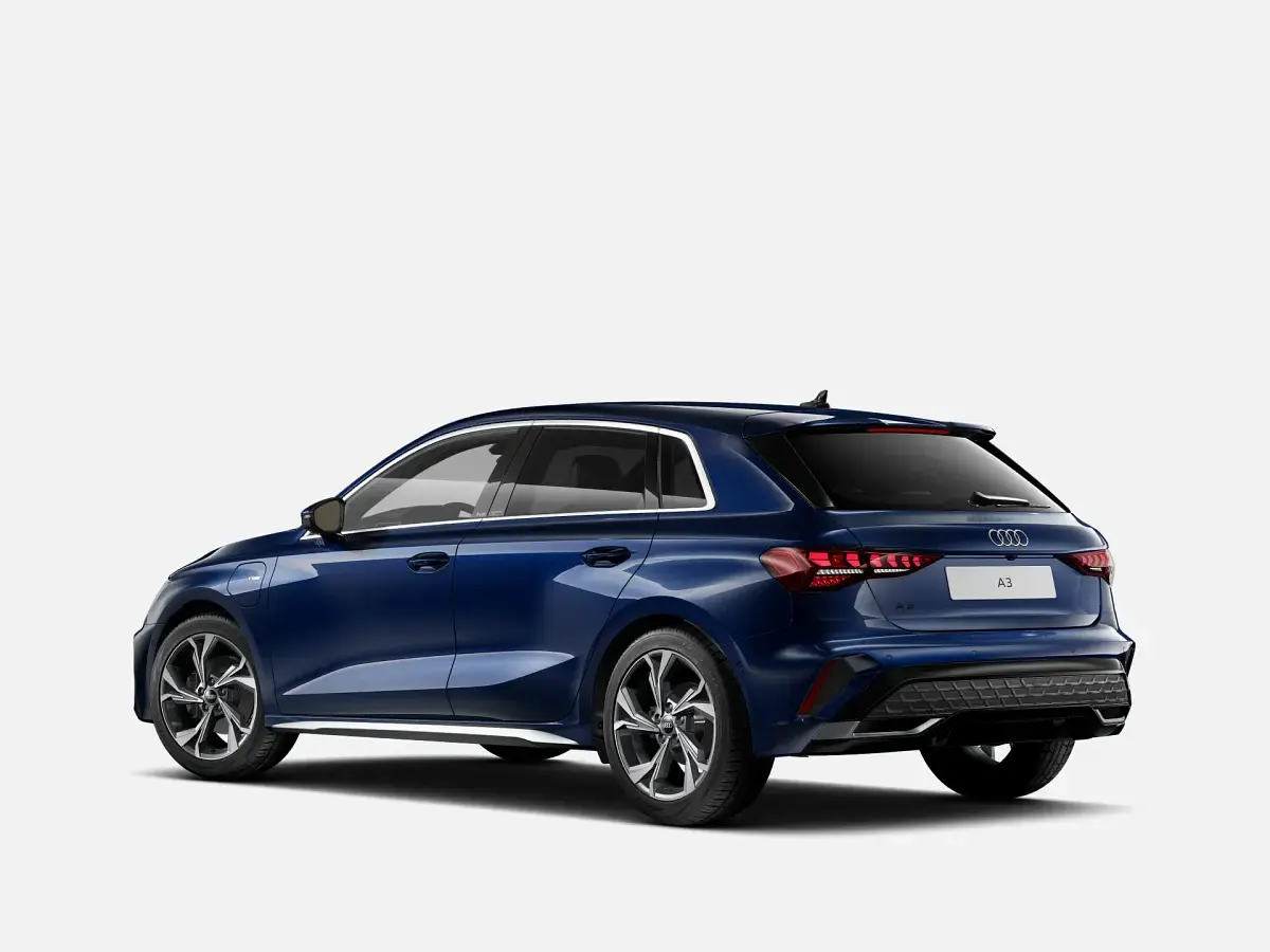Nuova Audi A3 S-Line 204 CV (150 kW) 2026 Blu navarra metallizzato