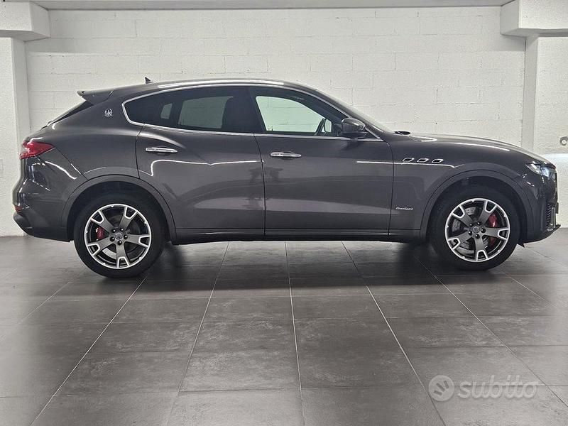 Usata Maserati Levante 350 CV (257 kW) 2018 Grigio SUV