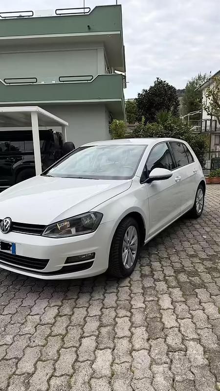 Usata VW Golf VII Trendline 90 CV (66 kW) 2015 Bianco Berlina