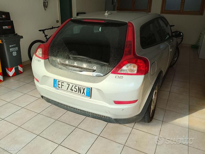 Usata Volvo C30 115 CV (84 kW) 2010 Grigio Utilitaria