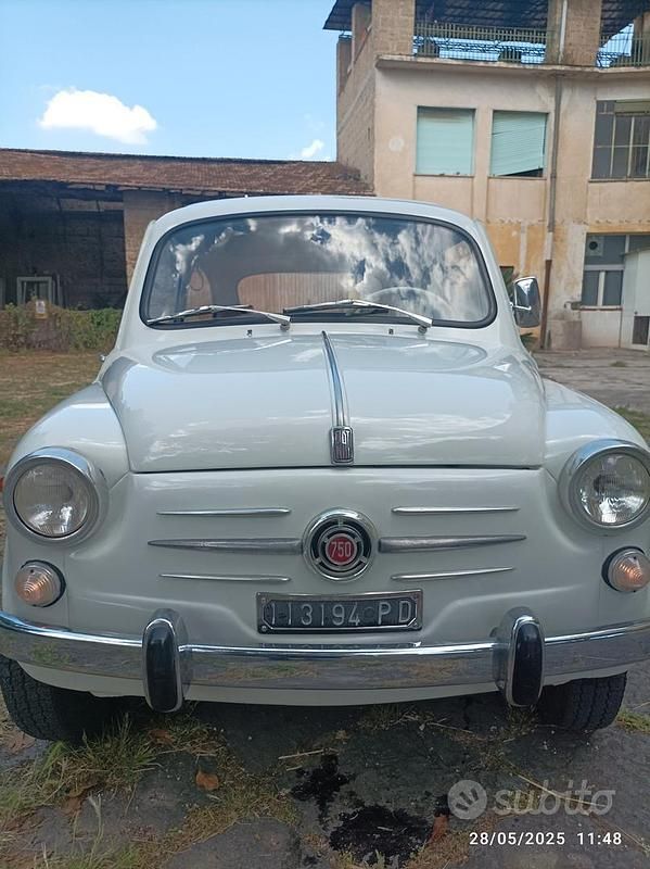 Bianco Usata 1960 Fiat 600D Due volumi | 6800 € - Immagine 1/4
