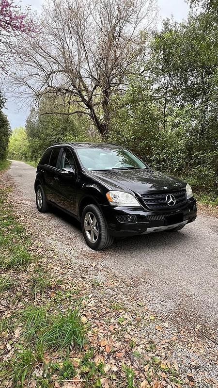 Begagnad Mercedes ML350 Chrome 272 HK (200 kW) 2005 Svart SUV