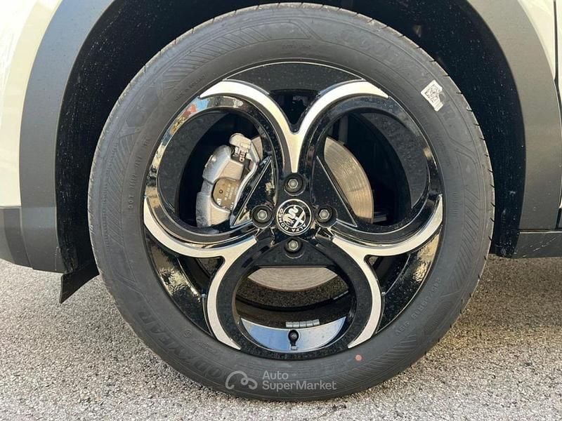 Usata Alfa Romeo Junior Edizione Speciale 145 CV (106 kW) 2025 Bianco SUV