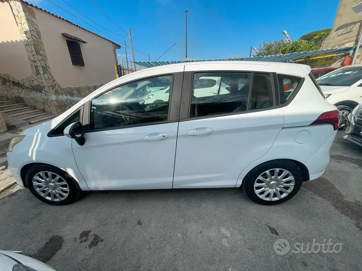 Usata Ford B-MAX Business Edition 90 CV (66 kW) 2015 Bianco Monovolume