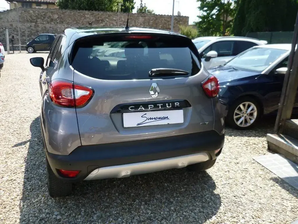 Usata Renault Captur 90 CV (66 kW) 2017 Grigio SUV