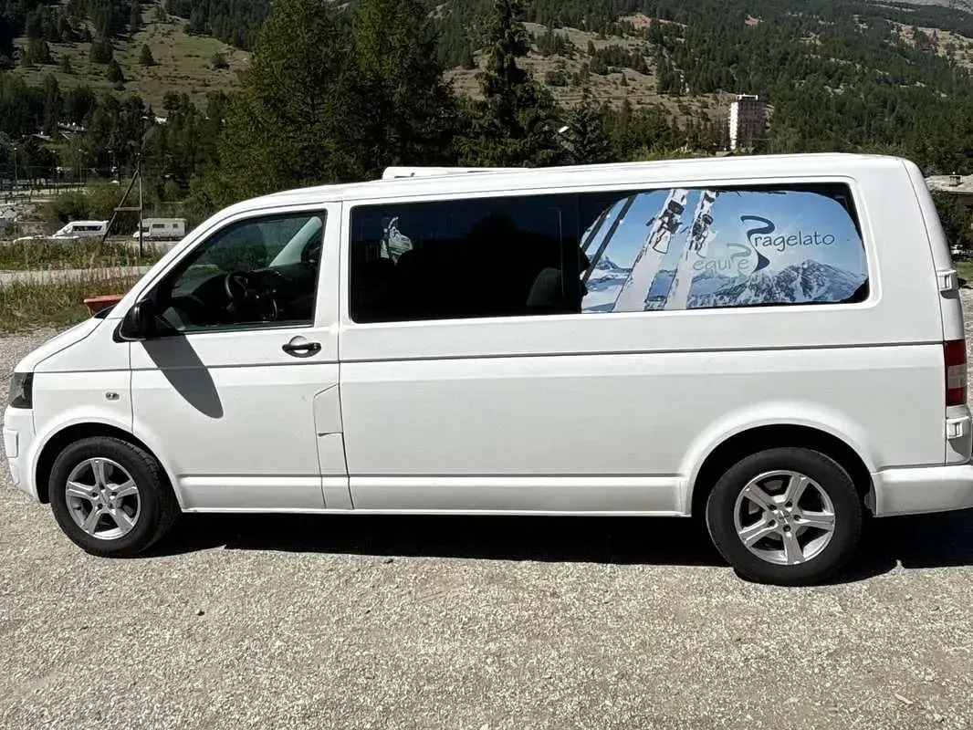 Usata VW Caravelle 140 CV (102 kW) 2011 Bianco Furgone