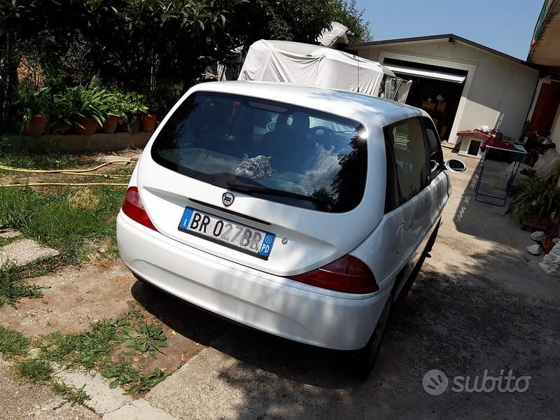 Usata Lancia Ypsilon 2001 Bianco Utilitaria