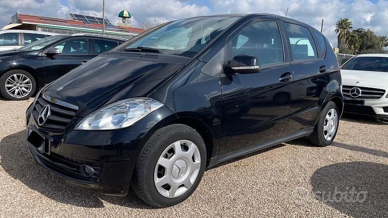 Usata Mercedes A180 Elegance 108 CV (79 kW) 2011 Nero Berlina