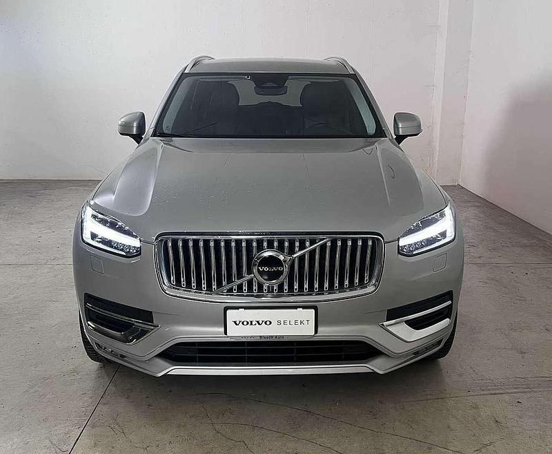 Usata Volvo XC90 Plus 235 CV (172 kW) 2023 Argento metallizzato SUV