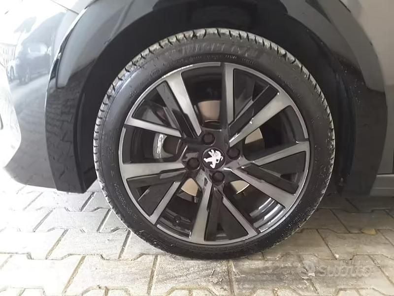 Usata Peugeot 208 GT 131 CV (96 kW) 2023 Grigio Utilitaria