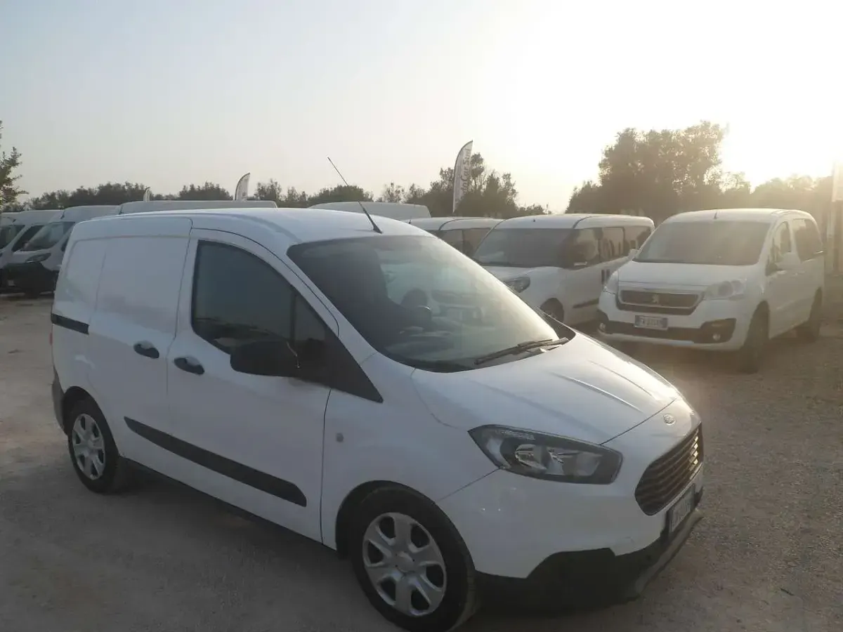 Usata Ford Transit Courier 101 CV (74 kW) 2024 Bianco Furgone