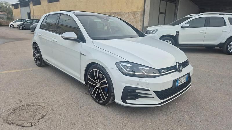 Usata VW Golf VIII Executive 183 CV (134 kW) 2020 Bianco Berlina