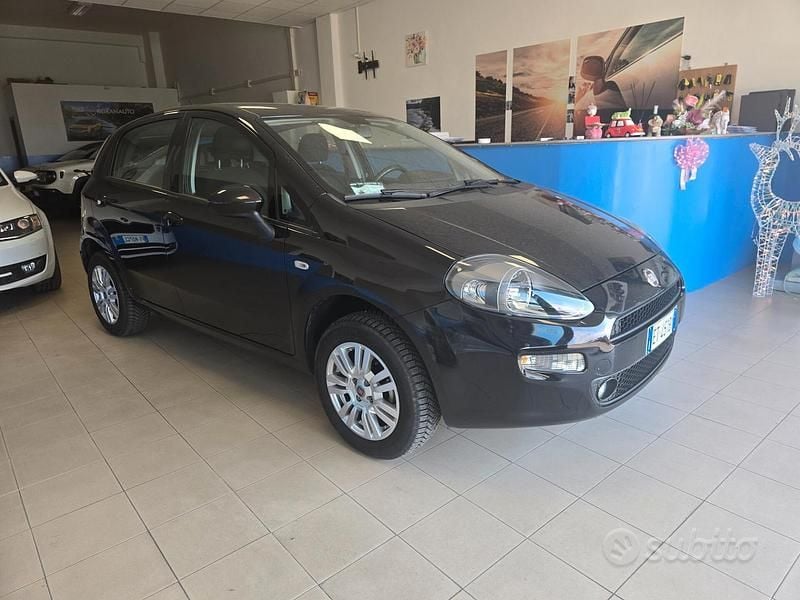 Usata Fiat Punto Street 77 CV (56 kW) 2013 Nero Utilitaria