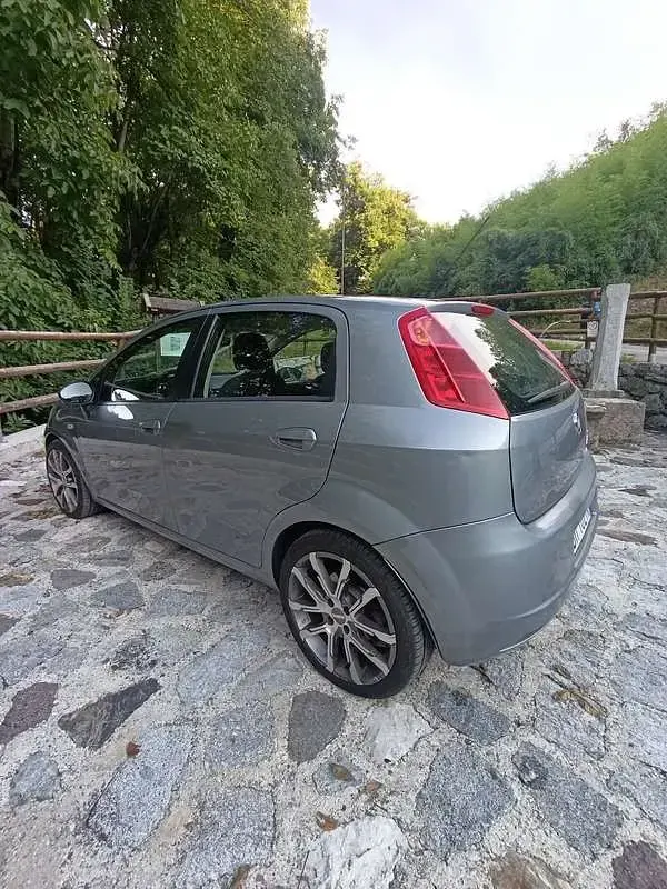 Usata Fiat Grande Punto Emotion 120 CV (88 kW) 2008 Utilitaria