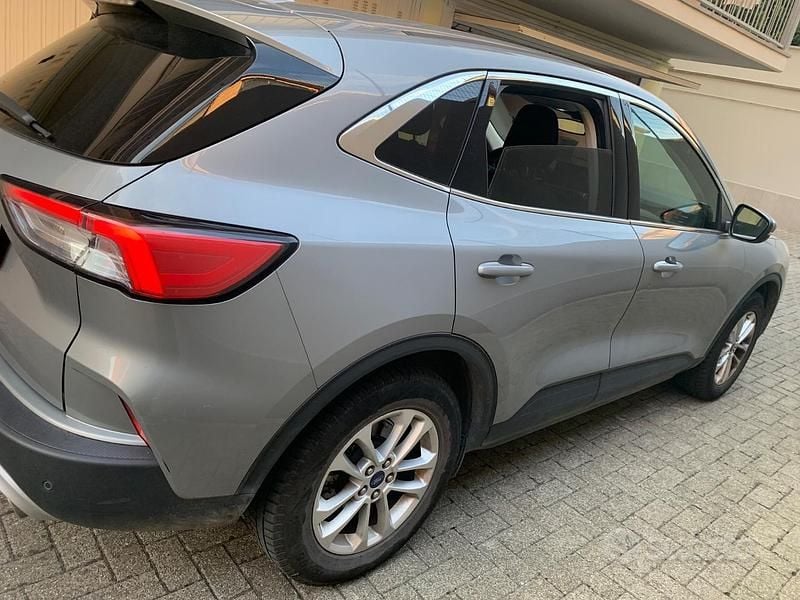 Usata Ford Kuga 120 CV (88 kW) 2020 Grigio SUV