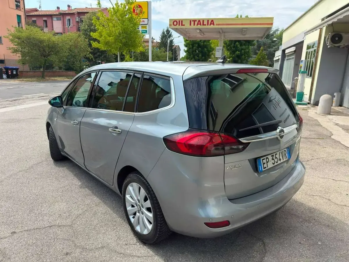 Usata Opel Zafira Tourer 150 CV (110 kW) 2013 Grigio Monovolume
