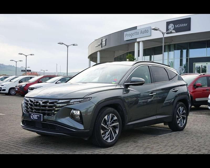 Usata Hyundai Tucson 136 CV (100 kW) 2022 Grigio/verde SUV