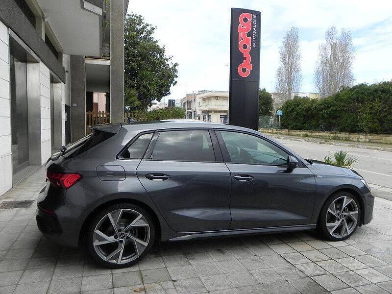 Usata Audi A3 S-Line 150 CV (110 kW) 2023 Grigio Berlina