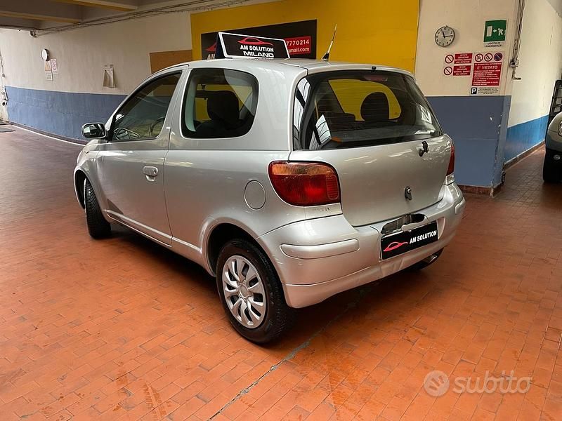 Usata Toyota Yaris 2005 Grigio Berlina