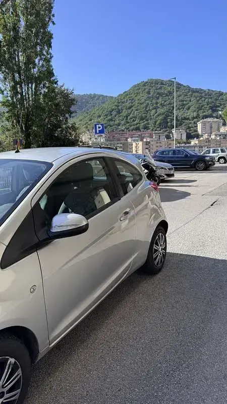Usata Ford Ka Titanium 69 CV (50 kW) 2012 Grigio Utilitaria