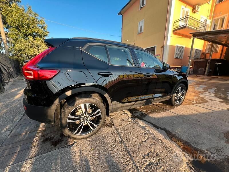 Usata Volvo XC40 129 CV (94 kW) 2022 Nero SUV