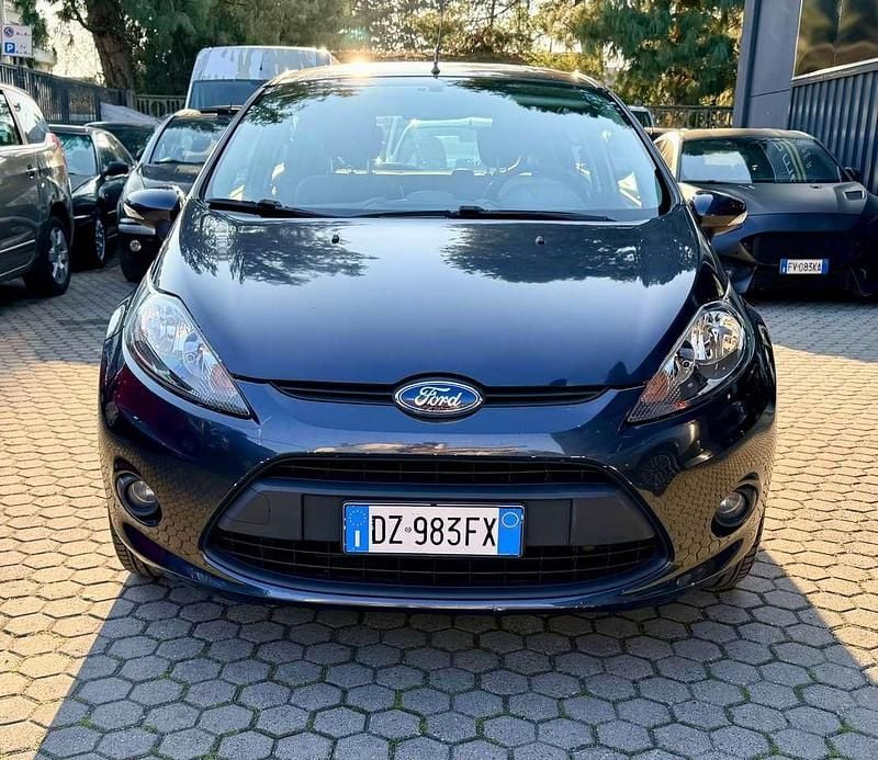 Usata Ford Fiesta Titanium 95 CV (69 kW) 2010 Blu/azzurro Utilitaria