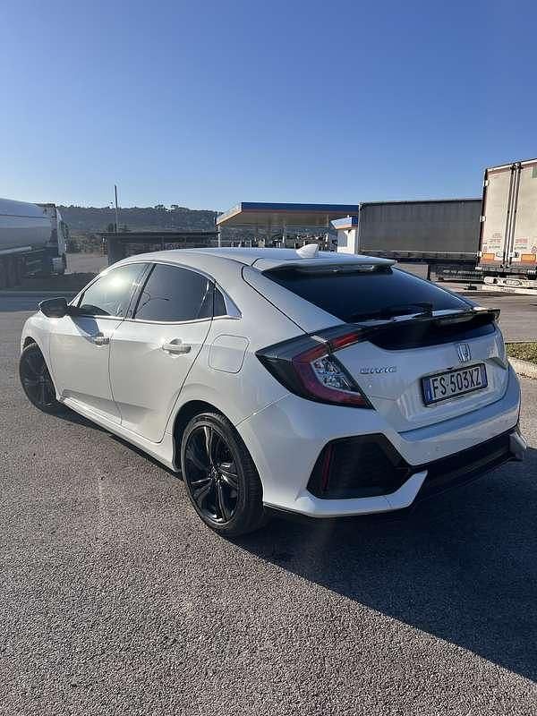 Usata Honda Civic Elegance 129 CV (94 kW) 2018 Bianco Berlina