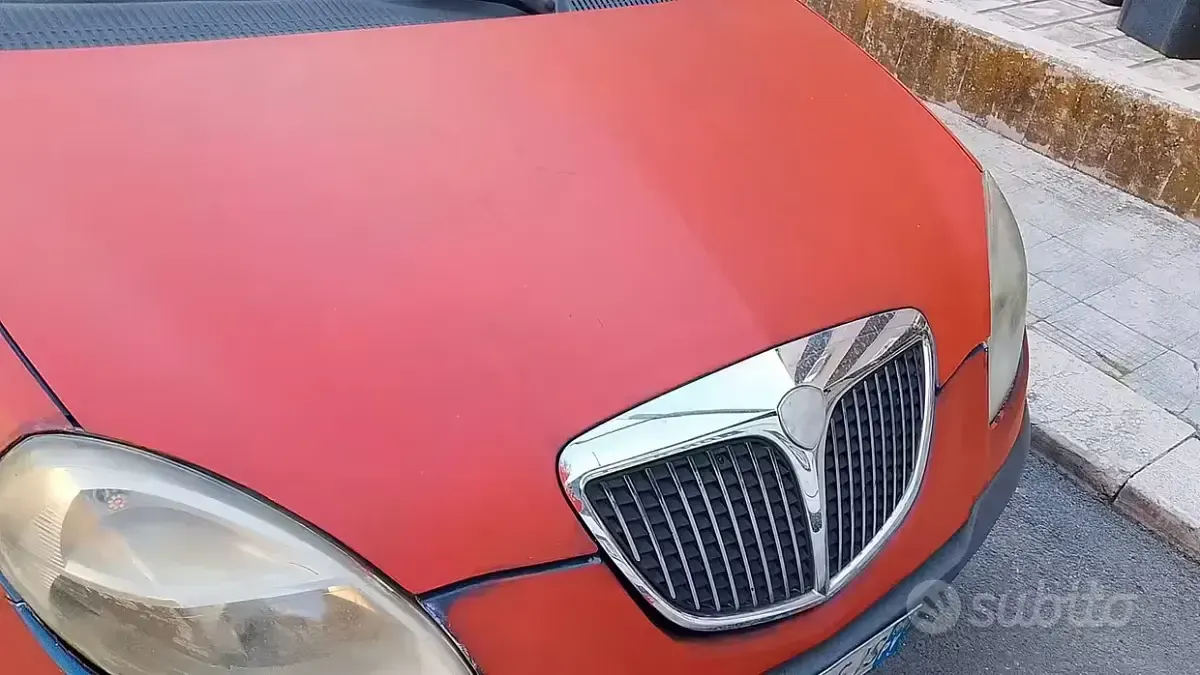 Gebraucht Lancia Ypsilon 80 PS (58 kW) 2004 Rot Kleinwagen