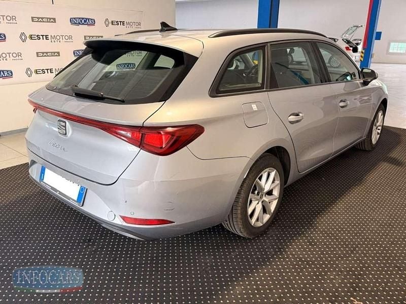 Usata Seat Leon Style 116 CV (85 kW) 2023 Argento metallizzato Station wagon