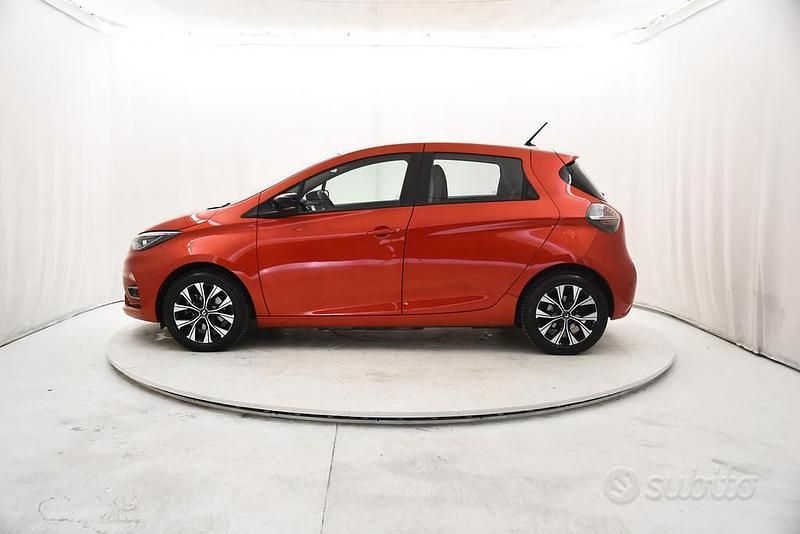 Usata Renault Zoe Zen 100 kW (136 CV) 2022 Rosso Utilitaria