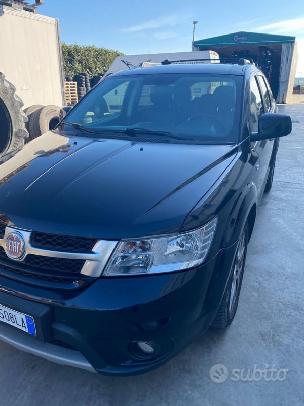 Usata Fiat Freemont 170 CV (125 kW) 2012 Blu SUV