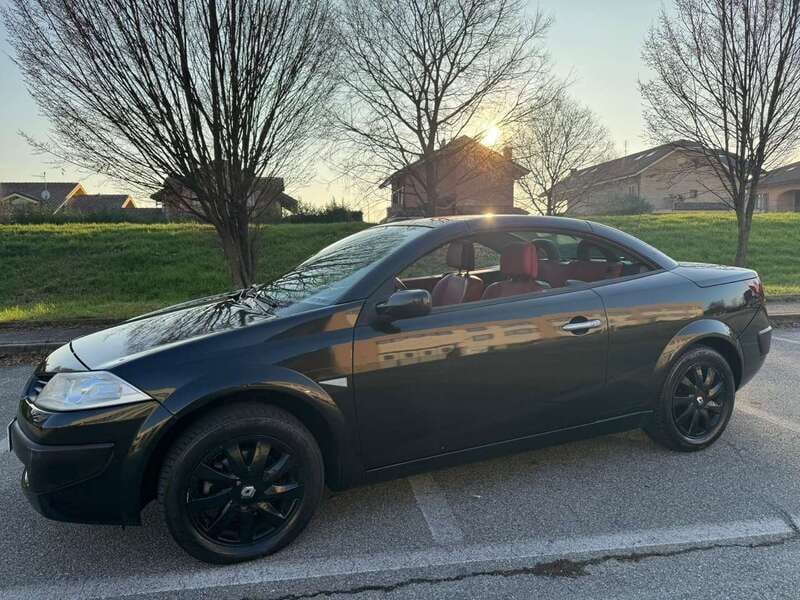 Usata Renault Mégane Cabriolet Dynamique 111 CV (81 kW) 2006 Nero Cabrio