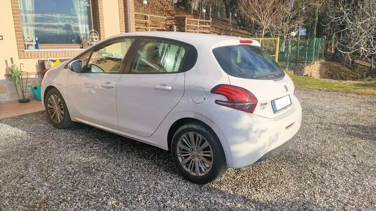 Usata Peugeot 208 Active 75 CV (55 kW) 2017 Utilitaria