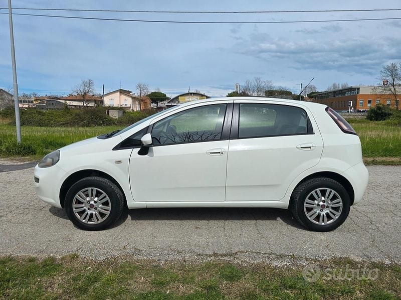 Usata Fiat Punto Evo 77 CV (56 kW) 2012 Bianco Utilitaria