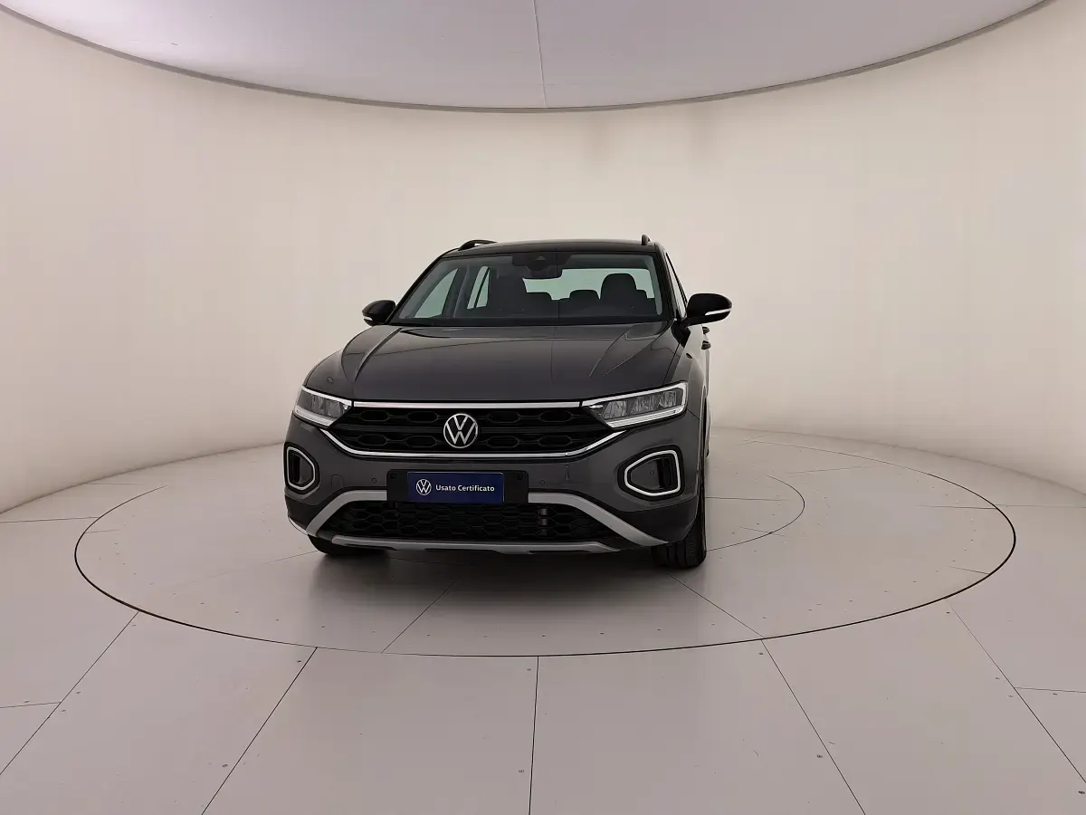Usata VW T-Roc Life 150 CV (110 kW) 2025 Indium grey metallizzato nero SUV