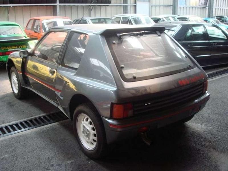 Usata Peugeot 205 155 CV (114 kW) 1984 Grigio Utilitaria