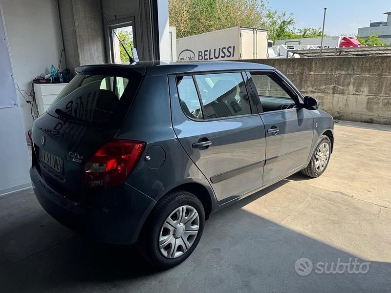 Usata Skoda Fabia Style 85 CV (62 kW) 2009 Grigio Berlina