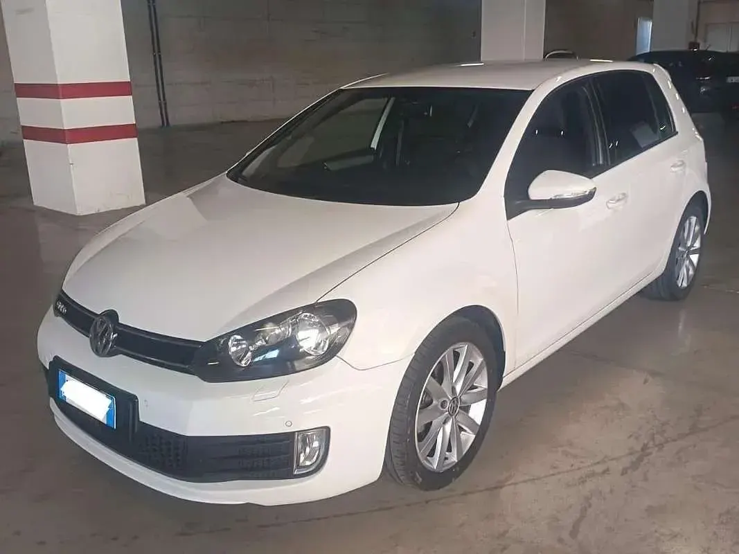 Usata VW Golf VI Highline 105 CV (77 kW) 2011 Bianco Utilitaria