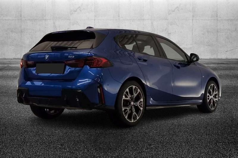 Usata BMW 123 M Sport 204 CV (150 kW) 2025 Blu/azzurro Utilitaria