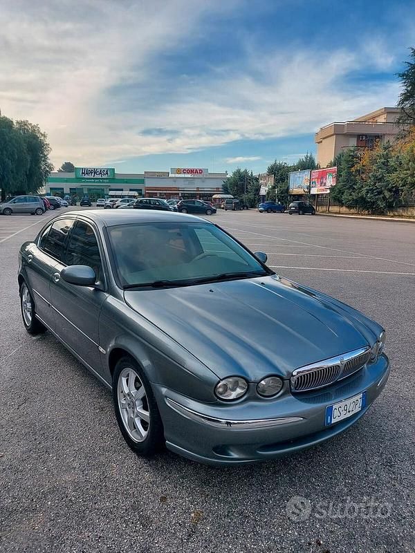 Grigio Usata 2004 Jaguar X-type Executive Tre volumi | 1299 € (Molto cara) - Immagine 1/4