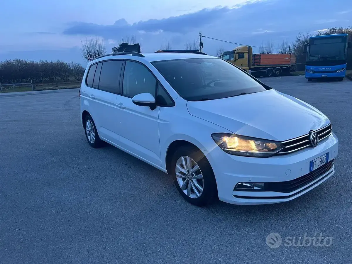 Usata VW Touran Trendline 115 CV (84 kW) 2016 Bianco Monovolume