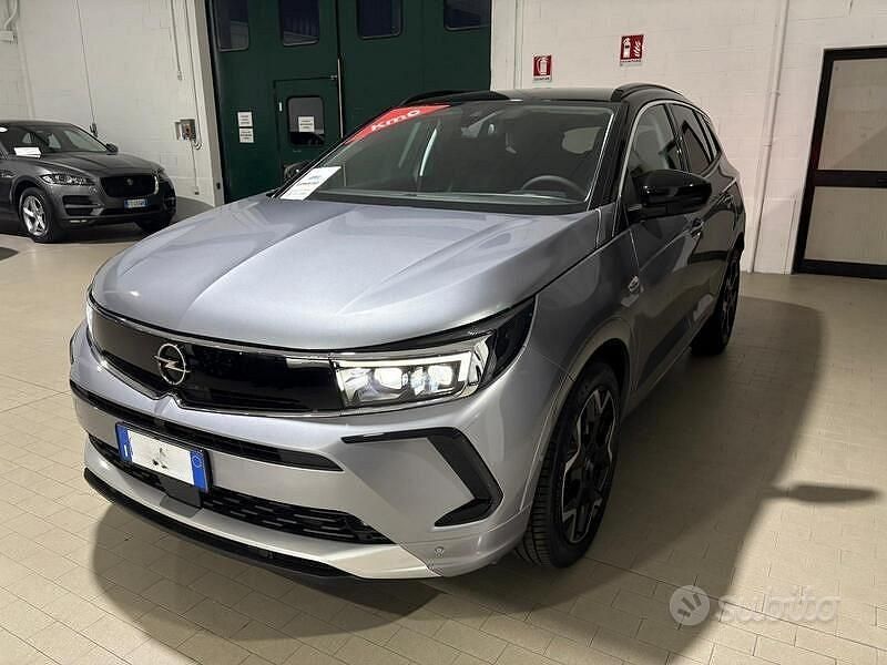 Grigio Nuova 2025 Opel Grandland X Ultimate SUV | 30.500 € (Cara) - Immagine 1/4