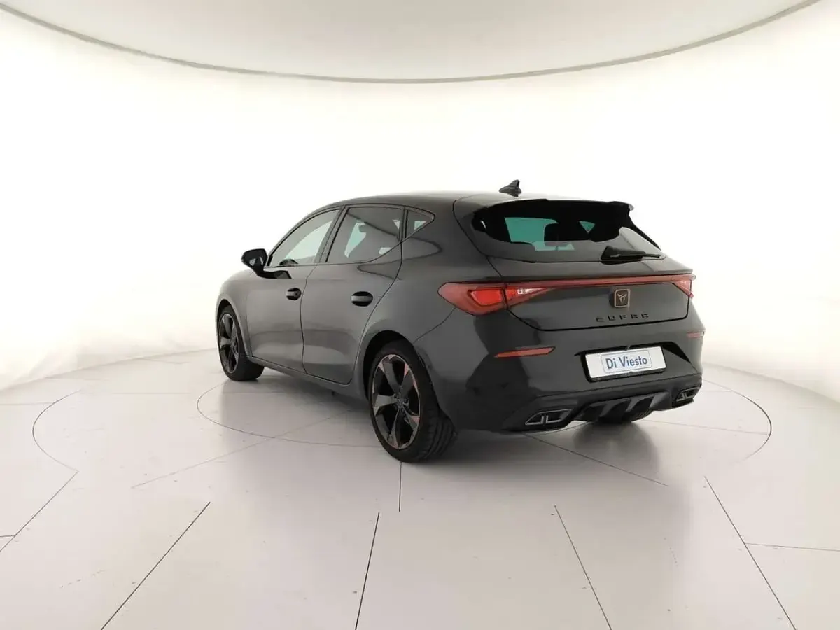 Usata Cupra Leon 150 CV (110 kW) 2022 Nero midnight Berlina