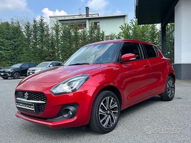 Begagnad Suzuki Swift 83 HK (61 kW) 2023 Röd Halvkombi