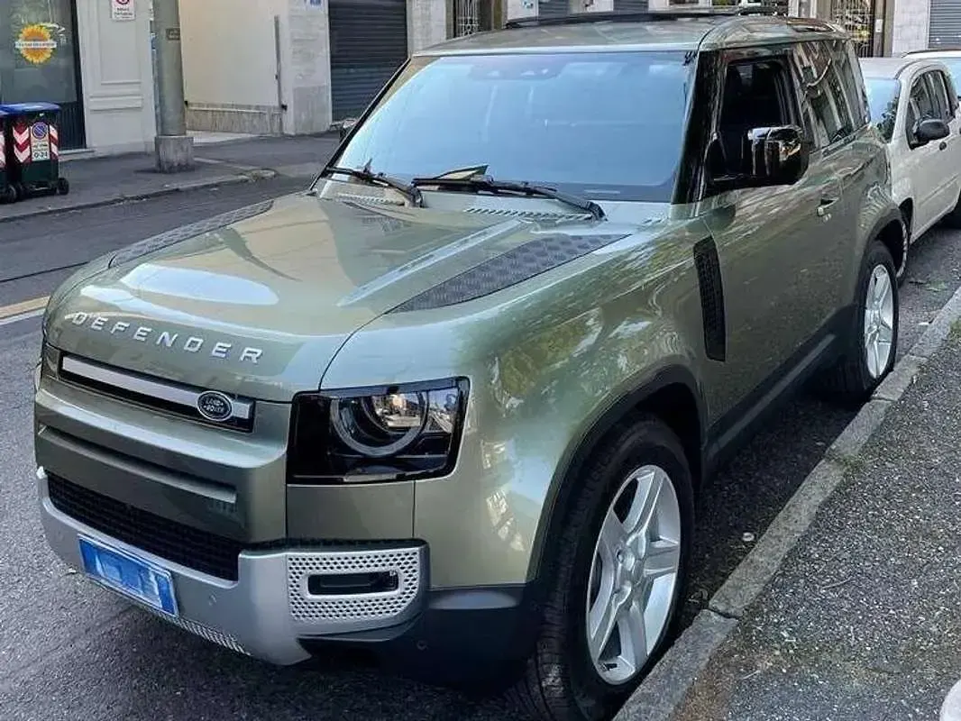 Usata Land Rover Defender SE 249 CV (183 kW) 2022 Verde SUV