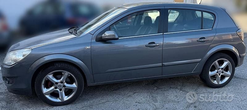 Usata Opel Astra 120 CV (88 kW) 2007 Grigio Berlina