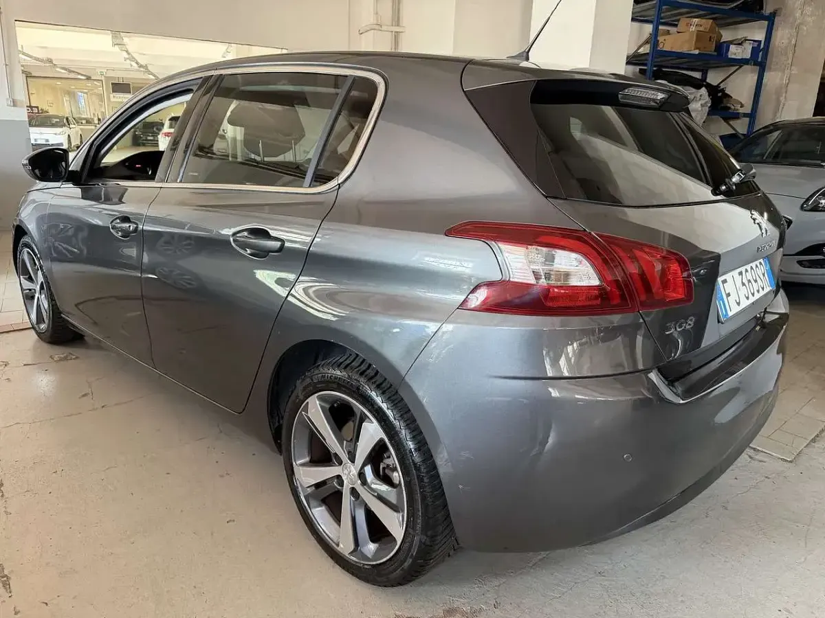 Usata Peugeot 308 Business-Line 120 CV (88 kW) 2017 Other Station wagon