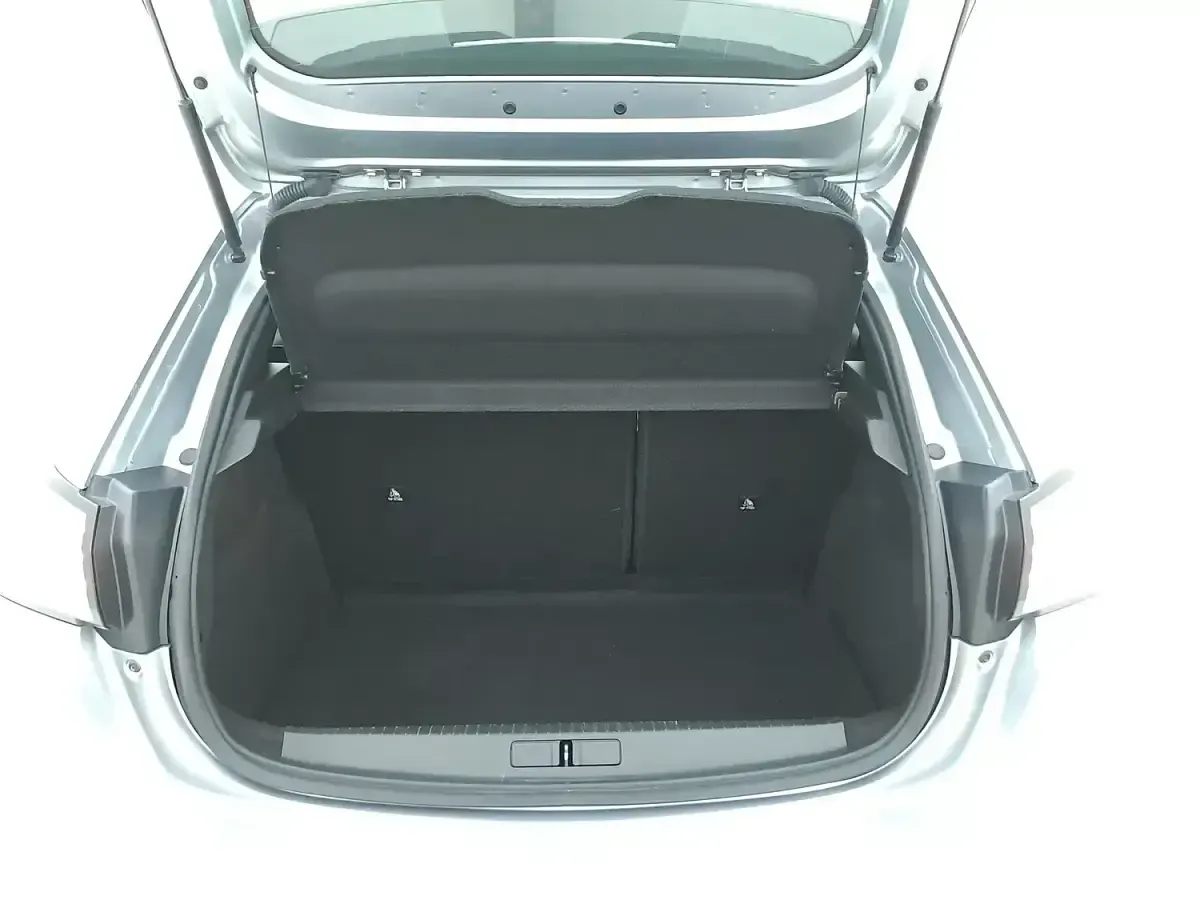 Usata Peugeot 208 Active+ 101 CV (74 kW) 2024 Grigiogrigio Utilitaria