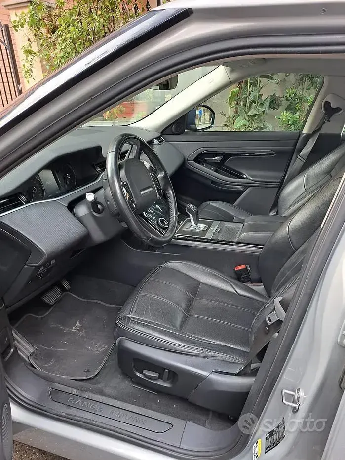 Usata Land Rover Range Rover evoque 300 CV (220 kW) 2019 Grigio SUV